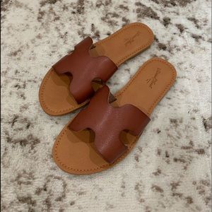Universal Threads Jenny Slide Sandals